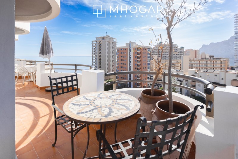 Apartamento con vistas al mar en venta, unicado a tan solo unos pasos de la Cala de La Calalga, Calpe! 